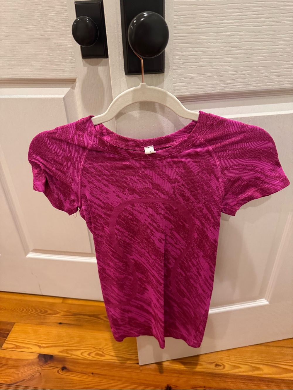 Lululemon swiftly tech short sleeve hip length size 2